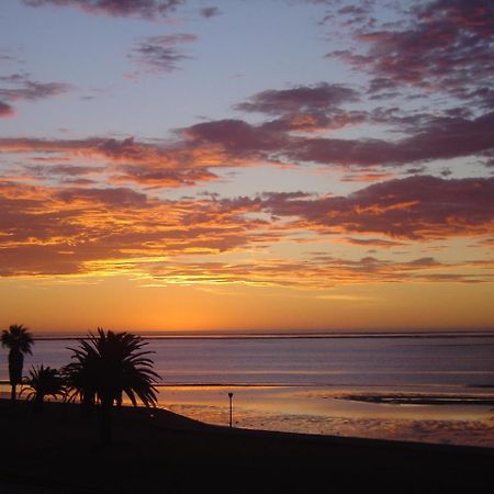 Bella Luna Bed And Breakfast Walvis Bay Extérieur photo